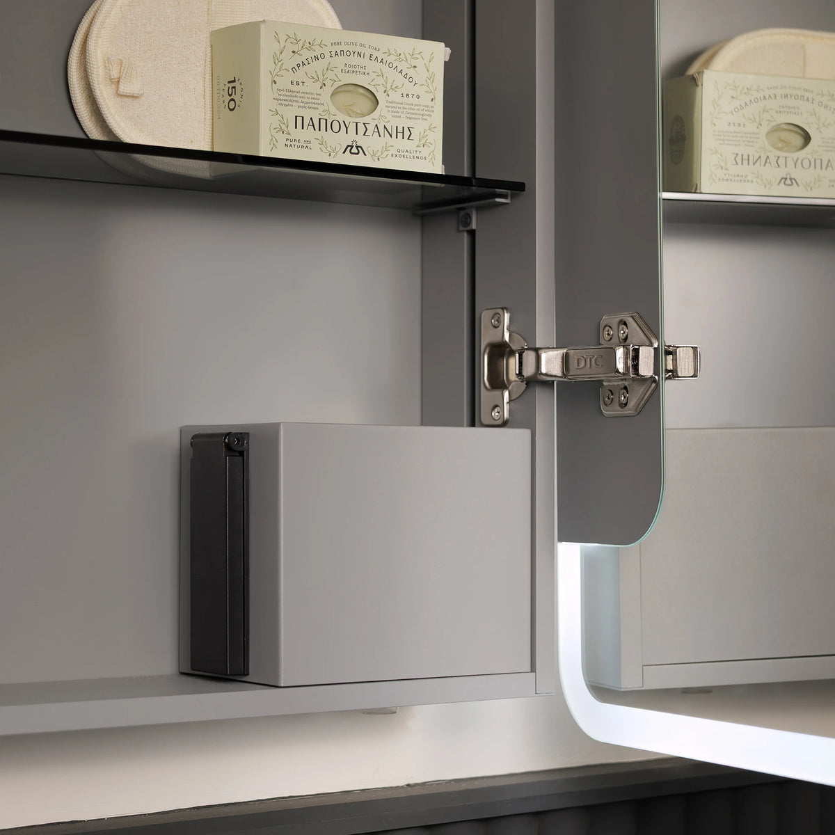 Sereno Battery Operated LED Mirror Cabinet
