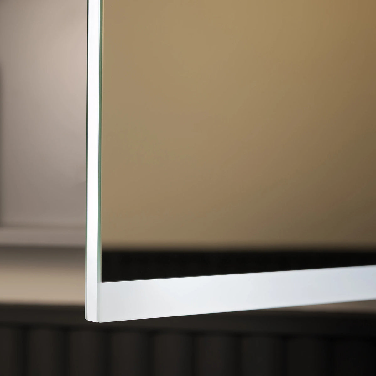 Sereno Battery Operated LED Mirror Cabinet