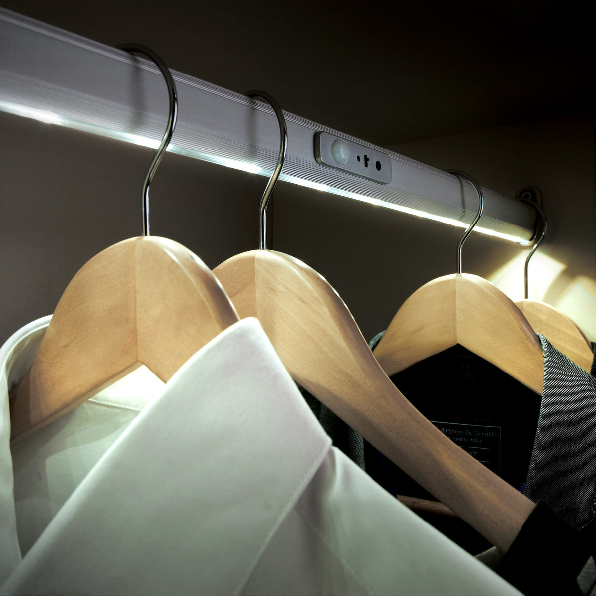 Rechargeable & Battery Cabinet Lights, No Wiring | Sensio